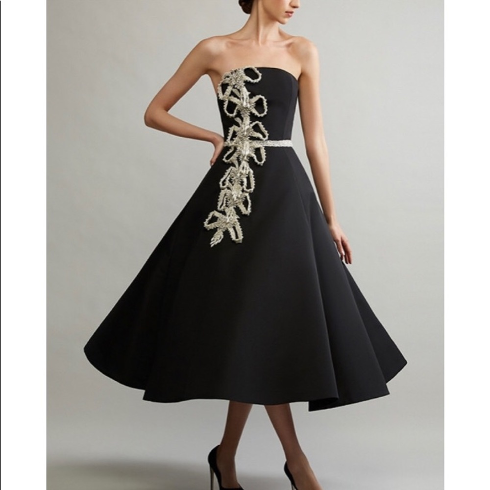 CHRISTIAN SIRIANO**Stunning Black Midi Evening Gown**US 2,6**$6850 - Picture 1 of 7